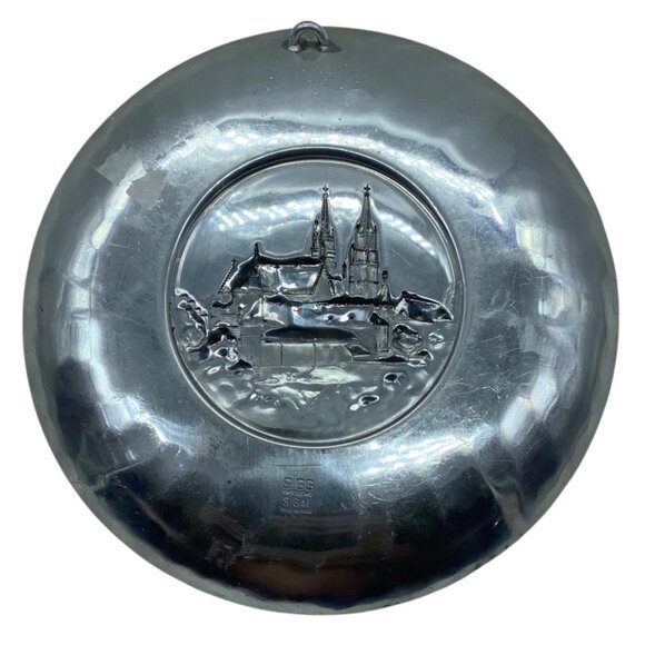 Vintage BASEL SIGG Switzerland Sigal Hand Hammered Aluminum Commemorative Plate - Picture 2 of 2